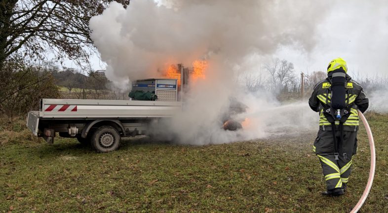 28E60574-9548-4425-B2C6-21BBDCCED1CC