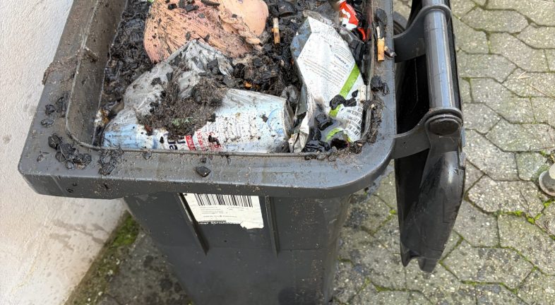 42246F30-CA6A-444E-BAB4-88183D27B6F4